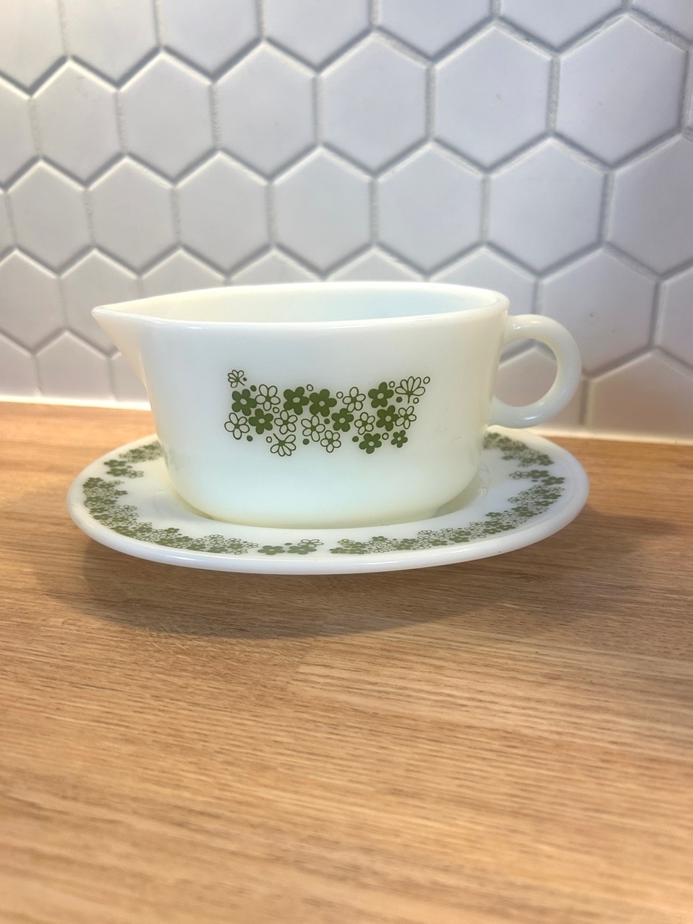 Vintage Retro Pyrex Milk Glass Green Crazy Daisy Gravy Boat & Saucer Set 1970s